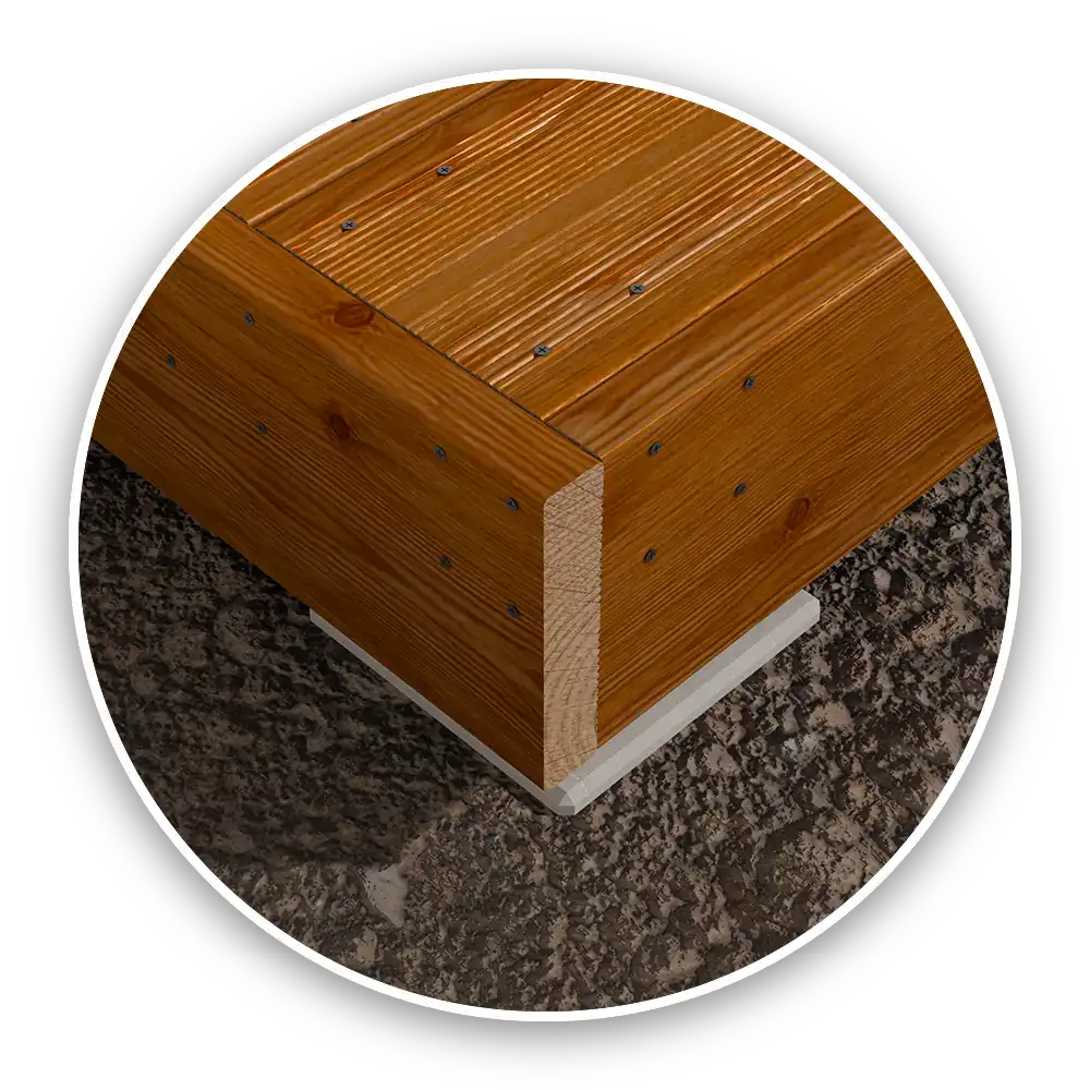 Détail angle terrasse bois pin classe 4 avec finition lisse et visserie apparente, structure solide pour aménagement extérieur durable