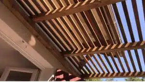 Pergola bois à Hossegor (Landes, 40), réalisation Cover Green en kit
