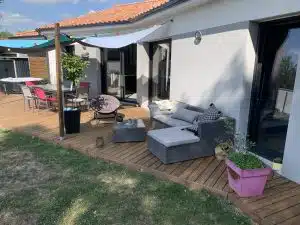 Terrasse bois à Le Bignon (Loire-Atlantique, 44) réalisée avec un kit Cover Green